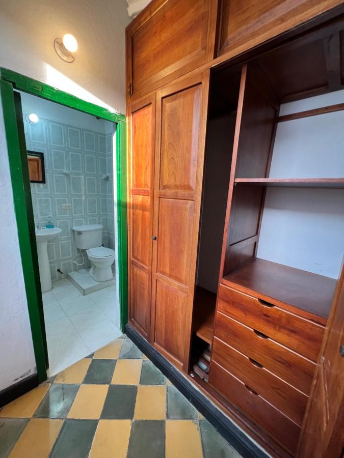 Green Door 圣希尔 外观 照片